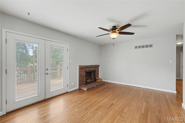 50 White Plains Drive, Chesterfield, MO 63017