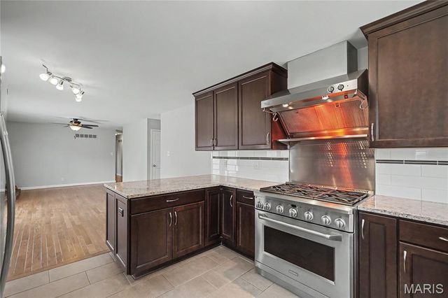 50 White Plains Drive, Chesterfield, MO 63017