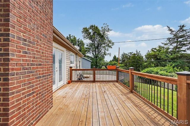 50 White Plains Drive, Chesterfield, MO 63017