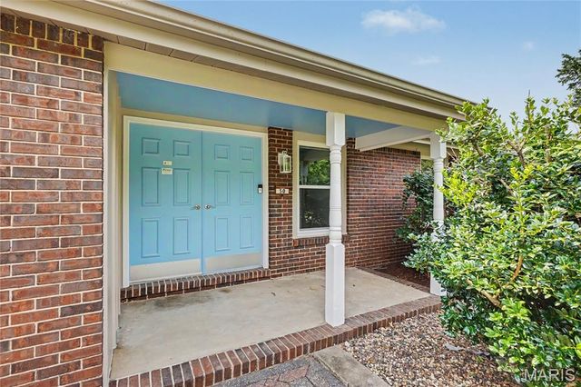50 White Plains Drive, Chesterfield, MO 63017