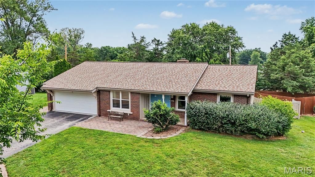 50 White Plains Drive, Chesterfield, MO 63017