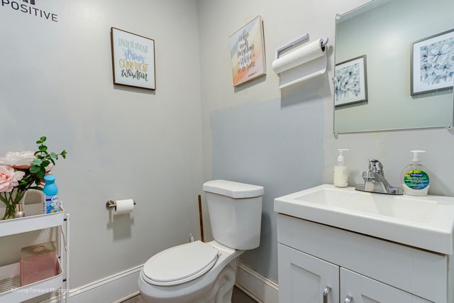 2711 E 93rd Street, Chicago, IL 60617