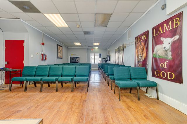 2711 E 93rd Street, Chicago, IL 60617