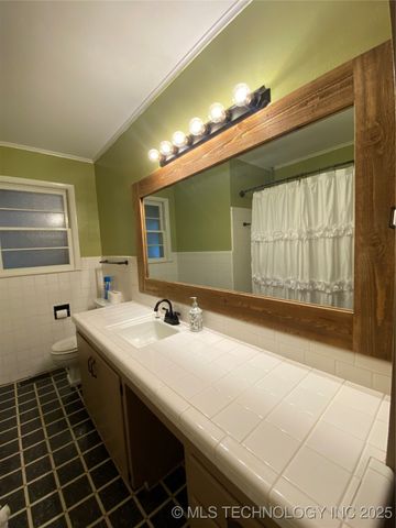 1227 Waco, Durant, OK 74701