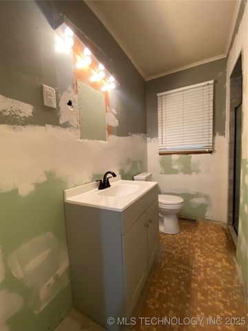 1227 Waco, Durant, OK 74701