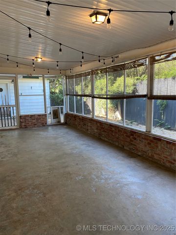 1227 Waco, Durant, OK 74701