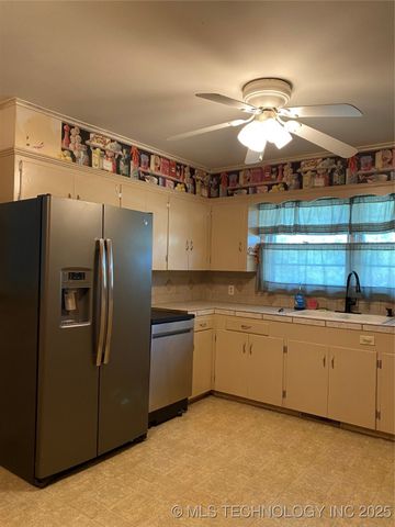 1227 Waco, Durant, OK 74701