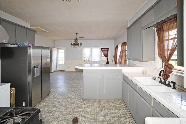 2001 NW 13TH Avenue, Amarillo, TX 79107