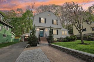 63 Lynn Fells Pkwy, Melrose, MA 02176