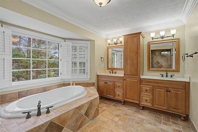 2928 Tall Pines Way NE, Atlanta, GA 30345