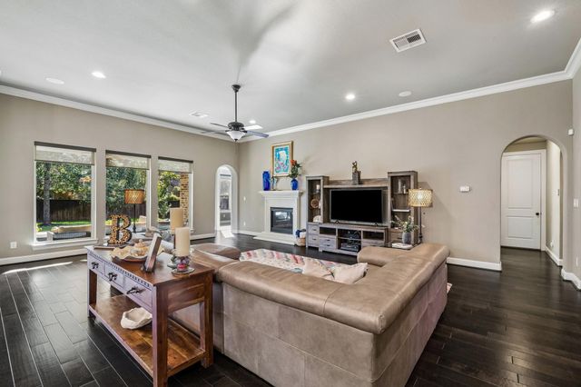111 Prestwick Court, Montgomery, TX 77316