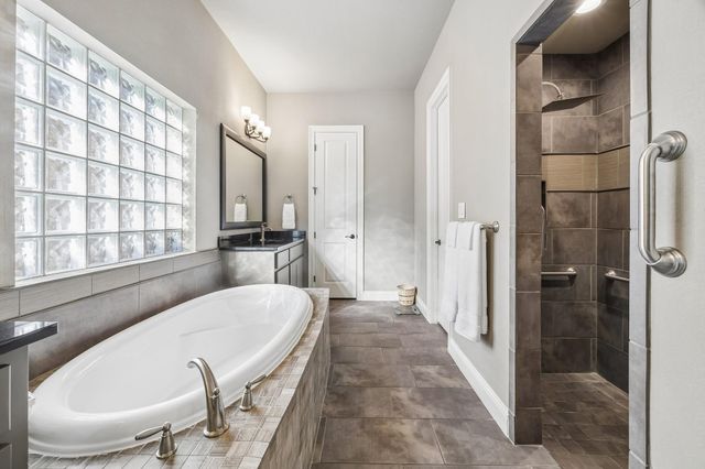111 Prestwick Court, Montgomery, TX 77316