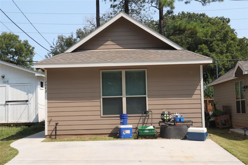 12043 Nelwood, Willis, TX 77318