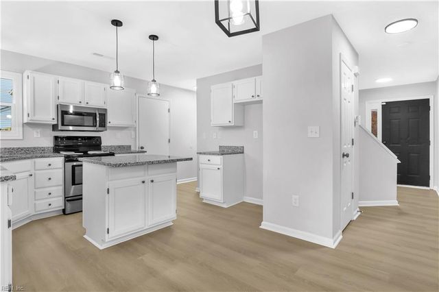 221 Gruen ST, Chesapeake, VA 23323