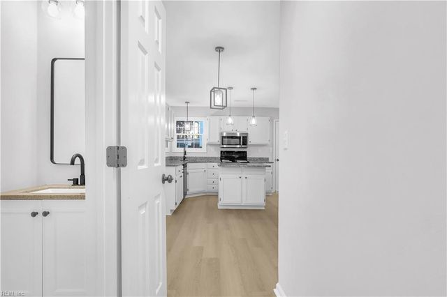 221 Gruen ST, Chesapeake, VA 23323