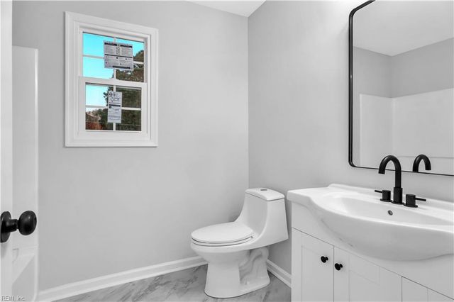 221 Gruen ST, Chesapeake, VA 23323