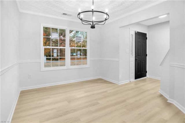 221 Gruen ST, Chesapeake, VA 23323