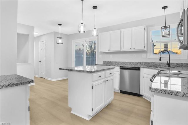 221 Gruen ST, Chesapeake, VA 23323