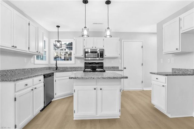 221 Gruen ST, Chesapeake, VA 23323