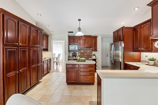4418 WILLOW SHADE COURT, Orlando, FL 32835
