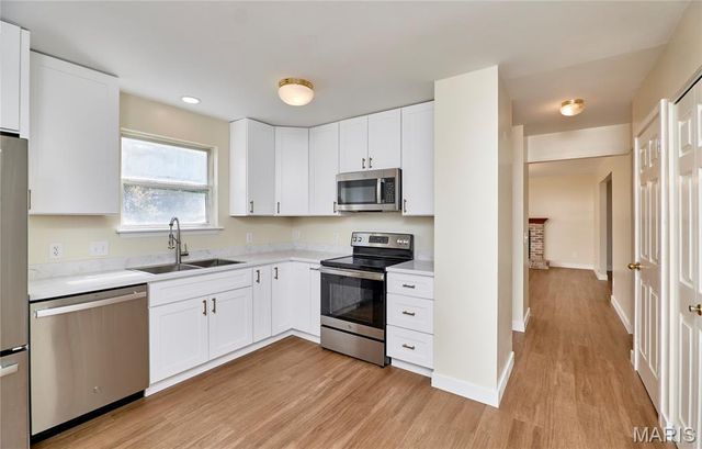 866 Sherwood Forest Court, O'fallon, MO 63366