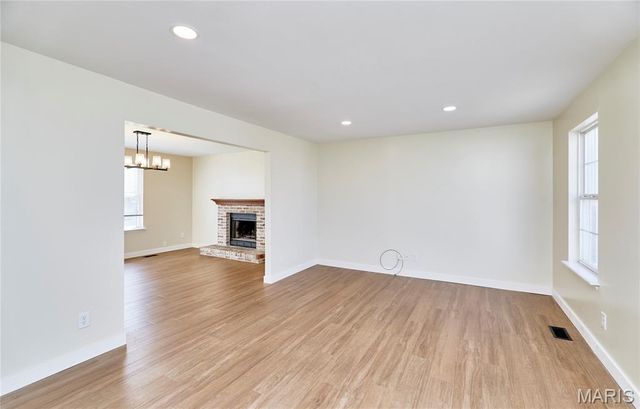 866 Sherwood Forest Court, O'fallon, MO 63366