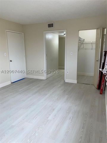 14931 SW 82nd Ln 18-301, Miami, FL 33193