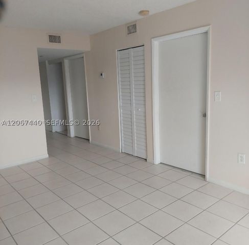 14931 SW 82nd Ln 18-301, Miami, FL 33193