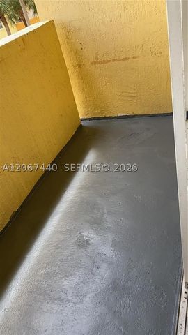 14931 SW 82nd Ln 18-301, Miami, FL 33193