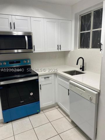 14931 SW 82nd Ln 18-301, Miami, FL 33193
