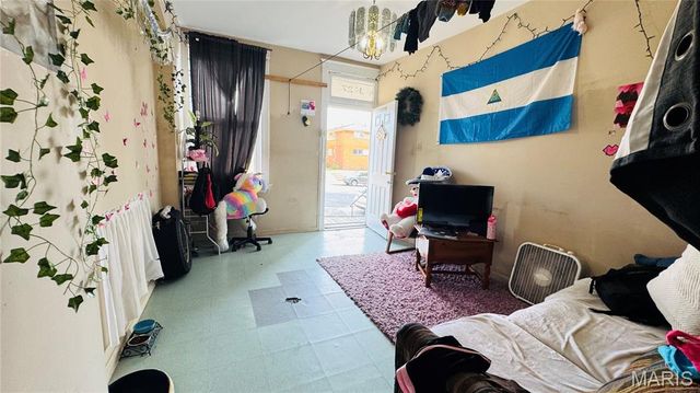 3927 Gravois Avenue, St Louis, MO 63116