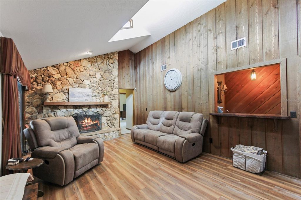 Image 15 of property listing at 308 SMOKERISE BOULEVARD, Longwood, FL 32779