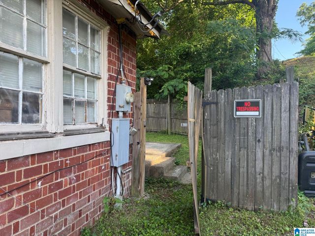 2107 3RD STREET E, Tuscaloosa, AL 35404