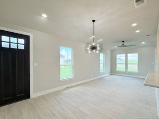 129 Camino Verde Ct, La Vernia, TX 78121