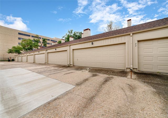 7505 Memorial Woods Drive 23, Houston, TX 77024