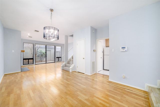 7505 Memorial Woods Drive 23, Houston, TX 77024