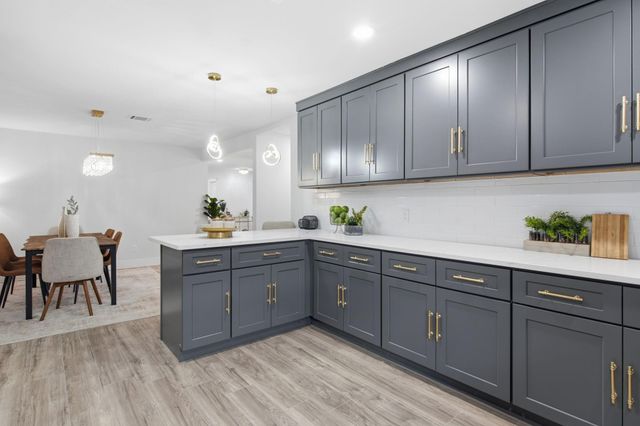 5551 Winding Creek Way, Houston, TX 77017