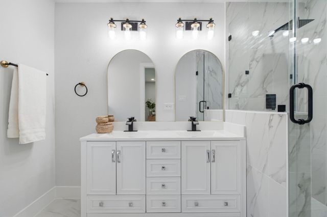 5551 Winding Creek Way, Houston, TX 77017