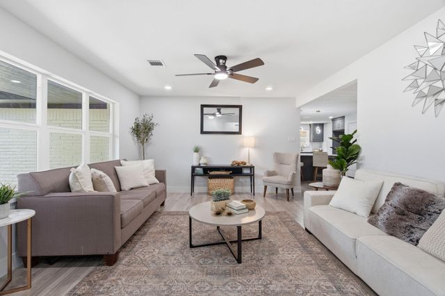 5551 Winding Creek Way, Houston, TX 77017