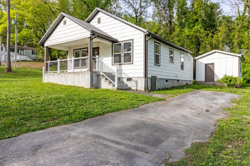 1109 Royston Street, Rossville, GA 30741