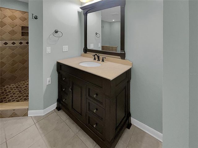 13516 PALMWOOD LANE, Tampa, FL 33618