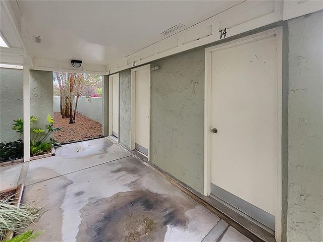13516 PALMWOOD LANE, Tampa, FL 33618