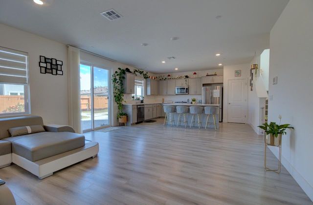 15581 Kellogg Creek Ct, Lathrop, CA 95330
