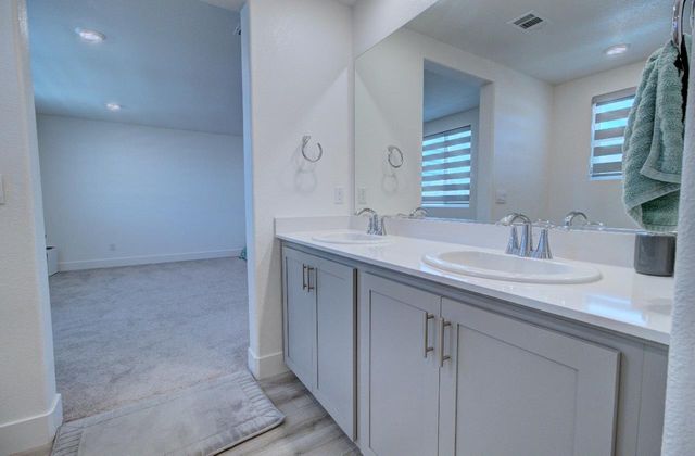 15581 Kellogg Creek Ct, Lathrop, CA 95330