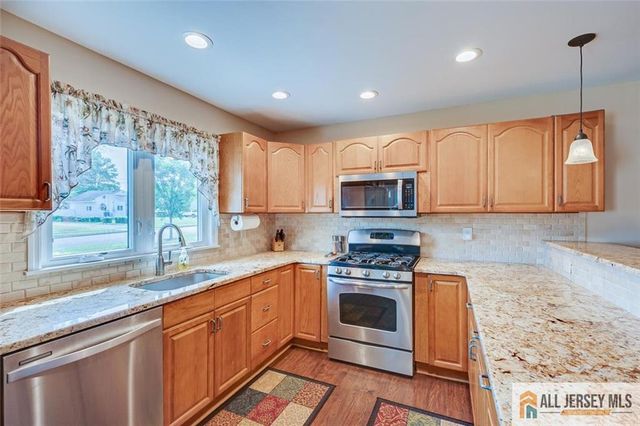39 Kendall Road, South Brunswick, NJ 08824