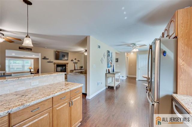 39 Kendall Road, South Brunswick, NJ 08824