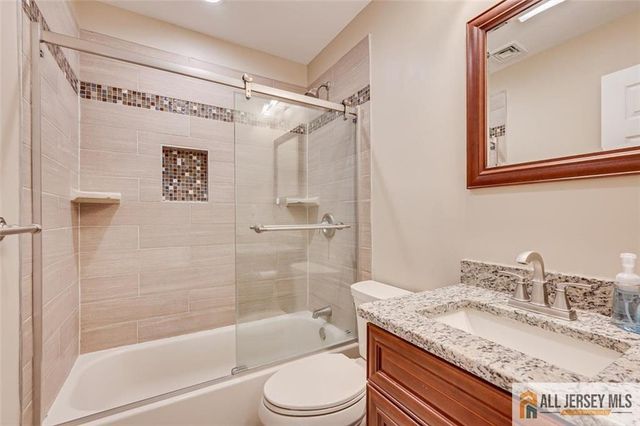 39 Kendall Road, South Brunswick, NJ 08824