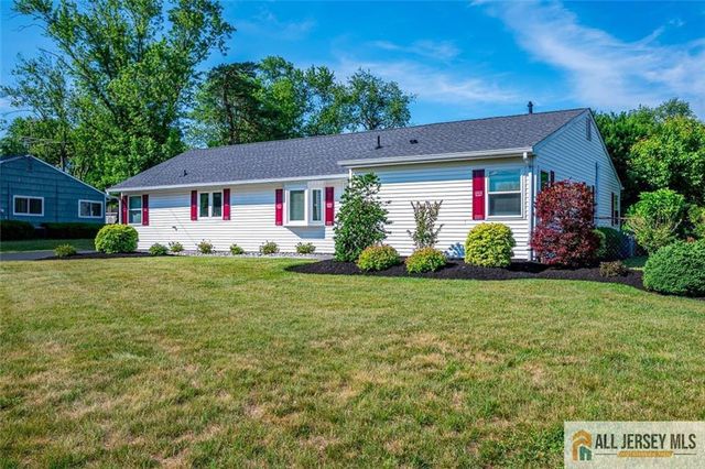 39 Kendall Road, South Brunswick, NJ 08824