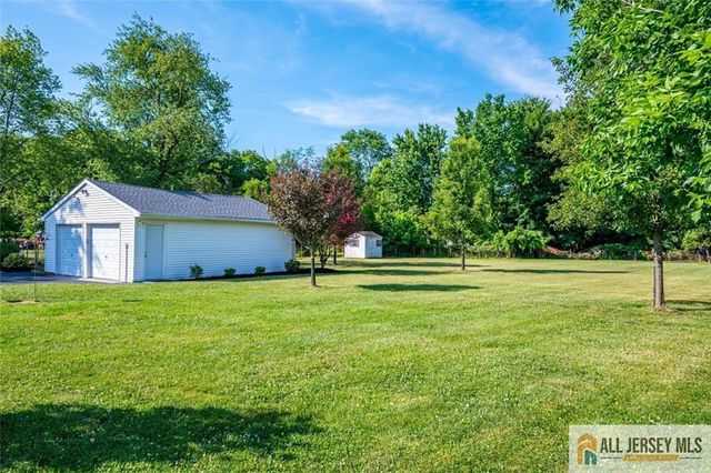 39 Kendall Road, South Brunswick, NJ 08824