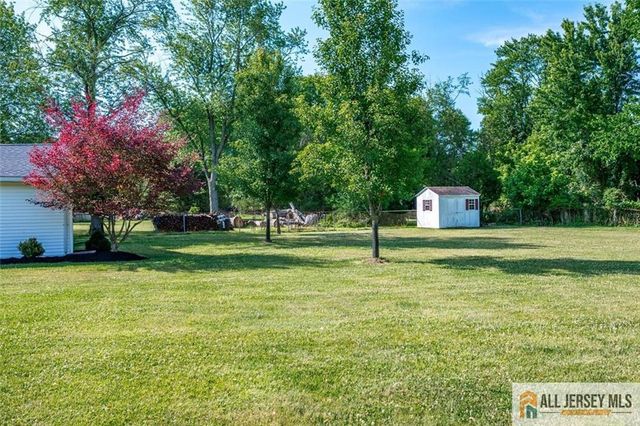 39 Kendall Road, South Brunswick, NJ 08824